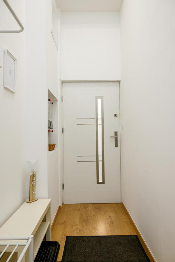 Ja18 Downtown Pearl - 2 Bedroom Apartment Budapesta Exterior foto